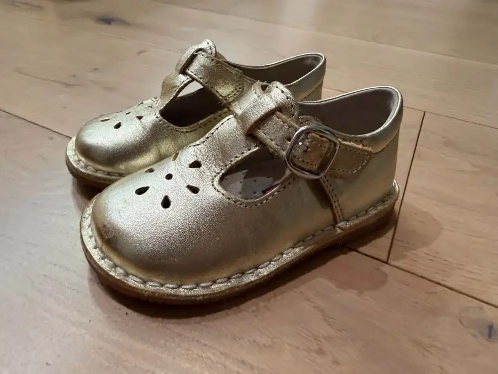 L'Amour Joy Metallic Leather Cutout T-Strap Mary Jane Shoes Gold Toddler Size 6